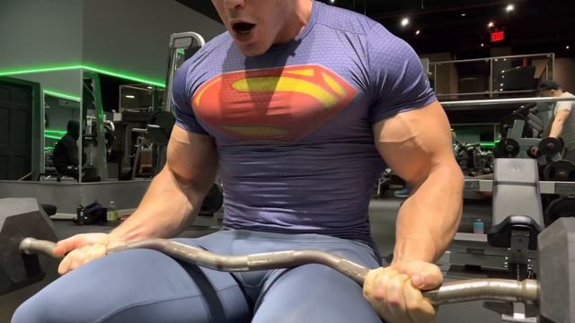 Seated Barbell Curl смотреть онлайн