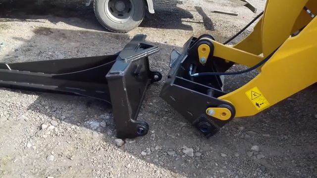 Грузовая стрела с адаптером быстрой смены навесного оборудования фронтального погрузчика смотреть онлайн