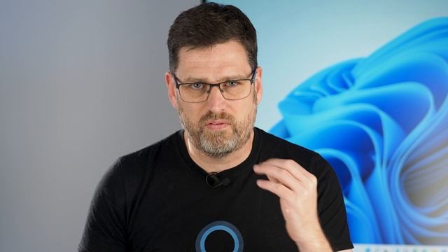 Split your screen with improved Snap in Windows 11 смотреть онлайн