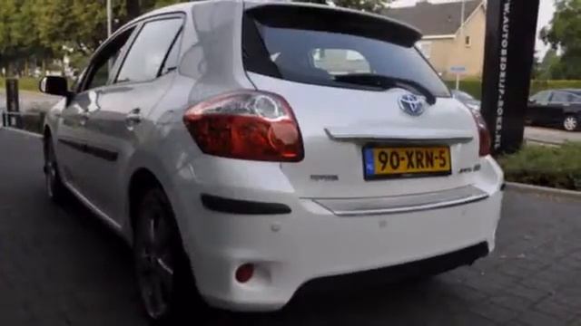 Toyota Auris 1.8 FULL Hybrid Executive Business смотреть онлайн