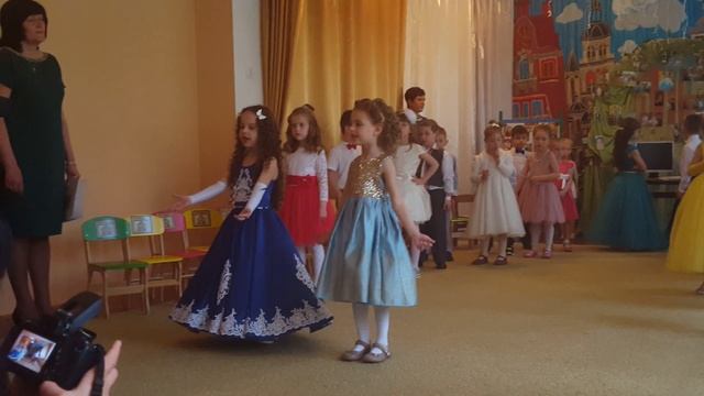 Выпускной в садике. Песня про Бабушку