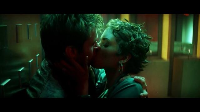 Hugh Jackman And Halle Berry Kiss Scene