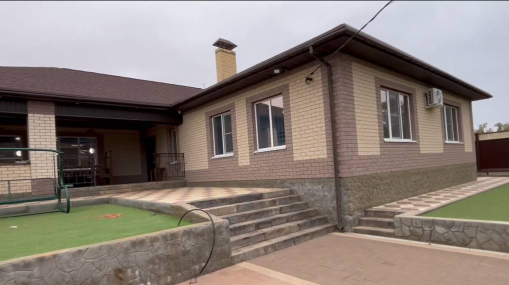 Шикарный дом с бассейном в г. Дубовка, Волгоградской области.