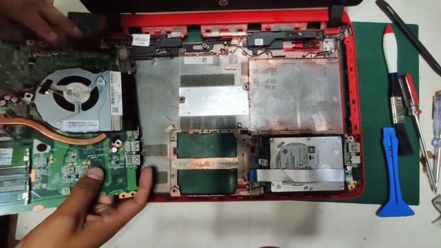 HP Pavilion Protect Smart 14-v005la / DESAMBLAJE / MANTENIMIENTO смотреть онлайн