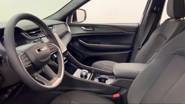 2024 Jeep GRAND CHEROKEE LAREDO 4X4 Clearwater смотреть онлайн