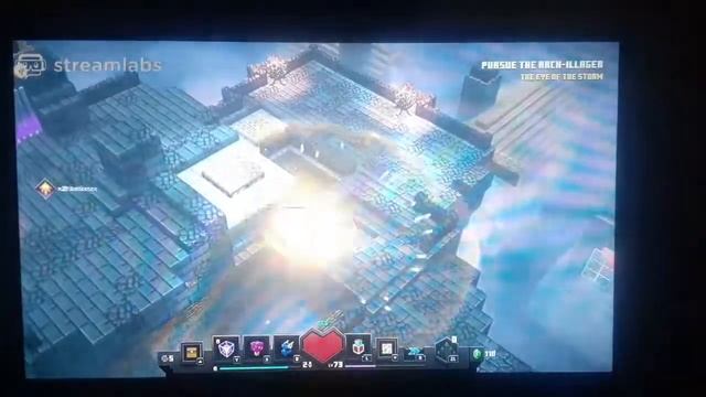 Nintendo switch player playing Minecraft Dungeon with viewers смотреть онлайн