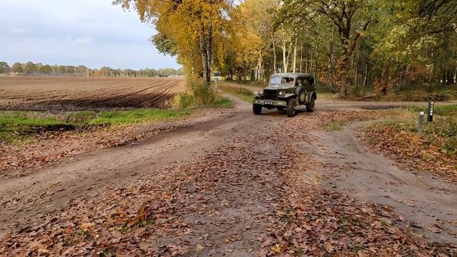 1942 Dodge WC-53 Carryall | Short ride + drive-by смотреть онлайн
