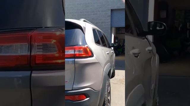 Jeep Cherokee Trailhawk 4x4 смотреть онлайн