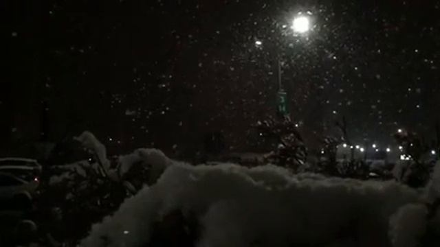 Природные катаклизмы. Май месяц снег в Москве. Такого снегопада ещё не было!!! смотреть онлайн
