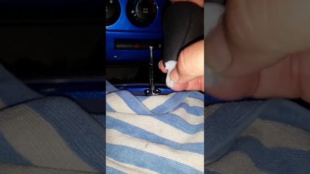HOW TO REMOVE DODGE CHALLENGER SHIFT KNOB 2008-2014 AUTOMATIC смотреть онлайн