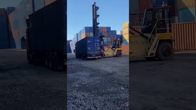 Субботняя отгрузка #контейнеры #санктпетербург #бизнес #перевозки смотреть онлайн