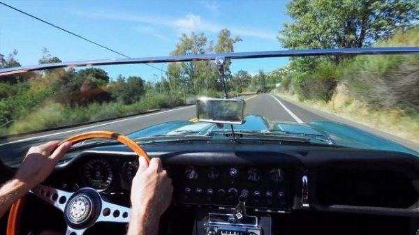 Jaguar E Type: Morning Drive in Search of Pie