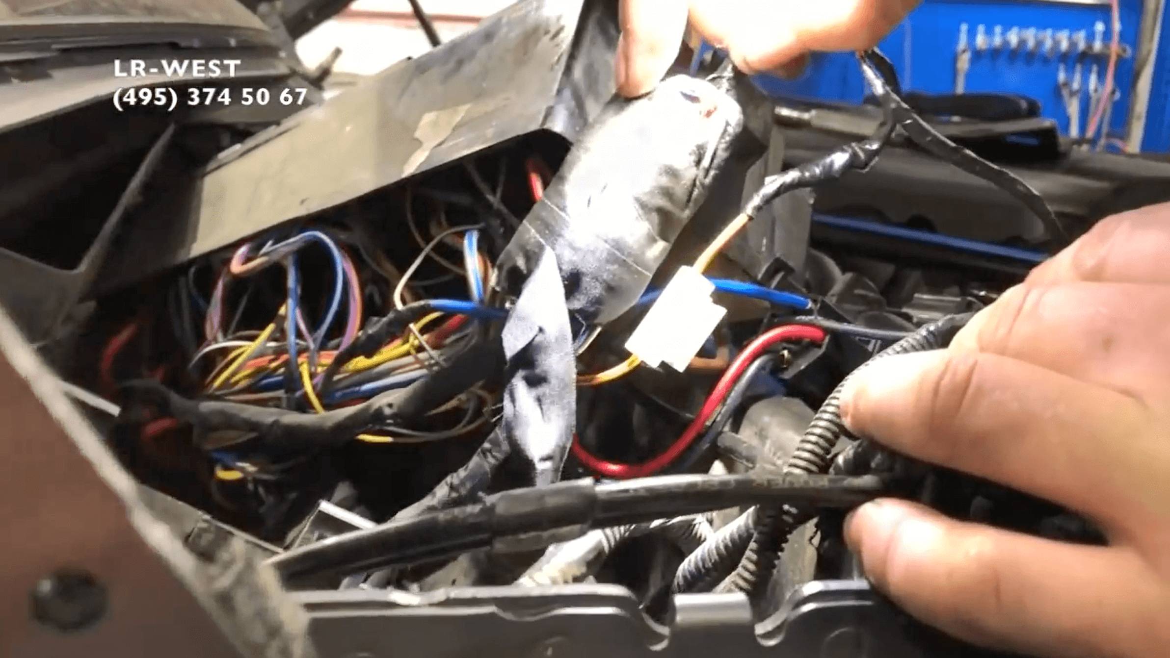 Рендж Ровер Спорт и его безумная охрана смотреть онлайн