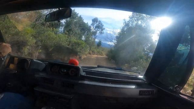 Conquistando montañas en un Mitsubishi Montero 2600 смотреть онлайн