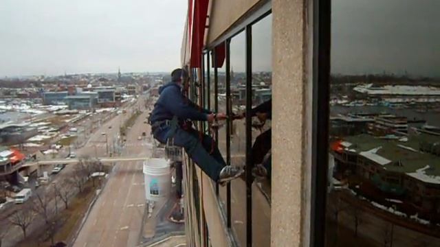 Latinos Window Washers смотреть онлайн