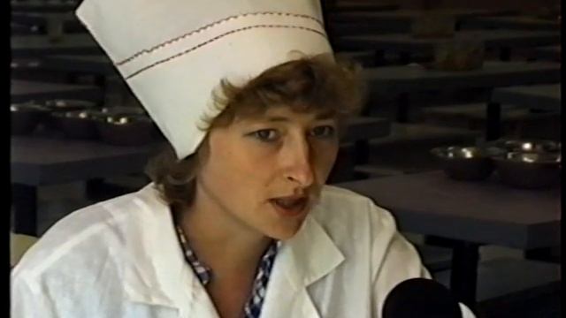 «Столовая в школе №121». 1997 смотреть онлайн