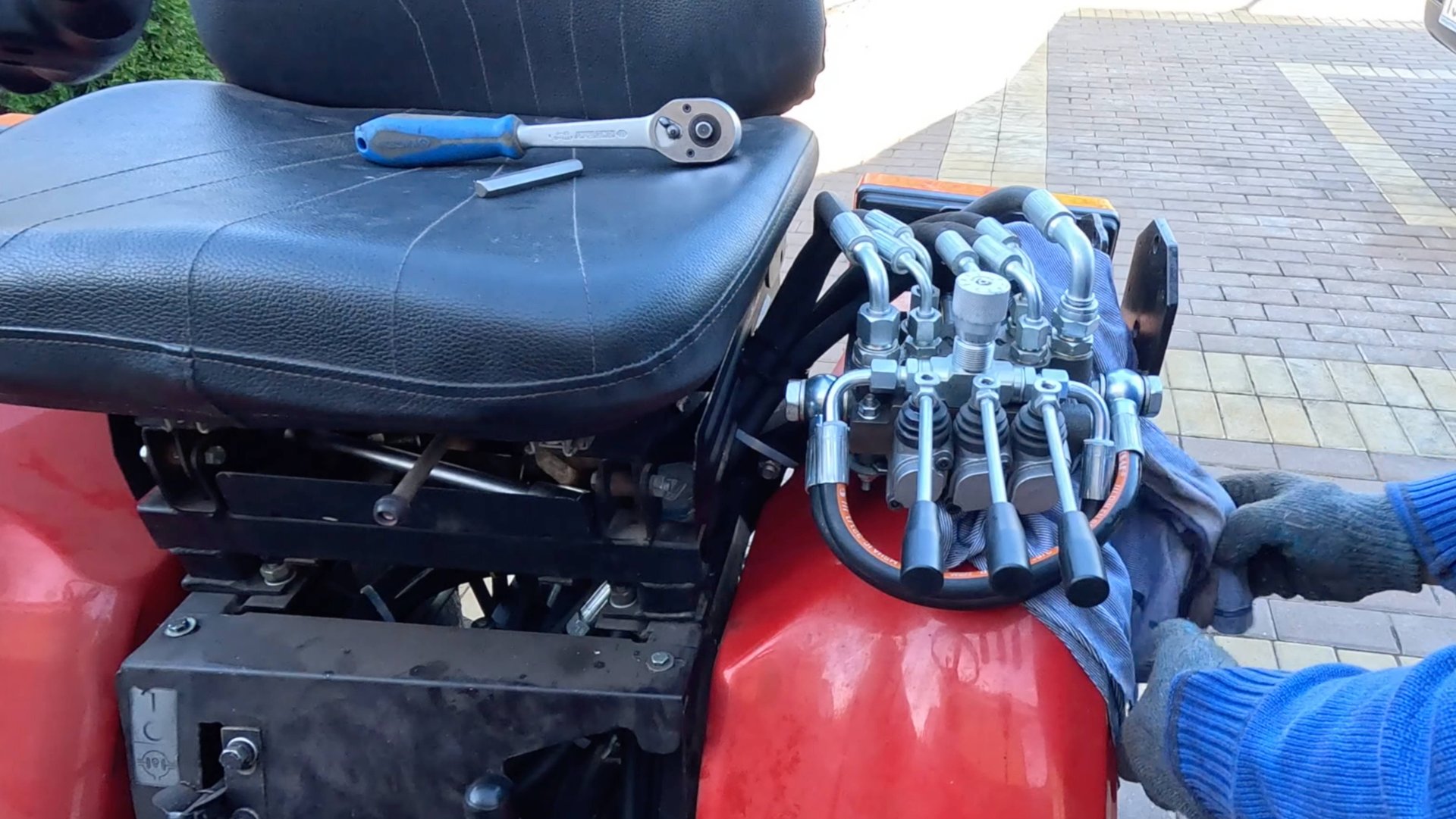 МТЗ 152. Самодельный гидравлический делитель потока с дросселем. Устраняем эффект "катапульты". смотреть онлайн