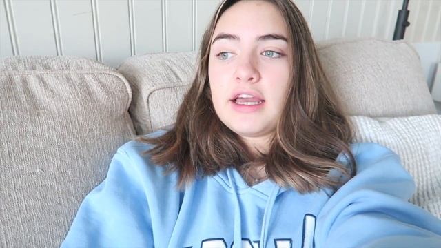 being sick and wrapping christmas presents | VLOGMAS DAY 1+2 смотреть онлайн
