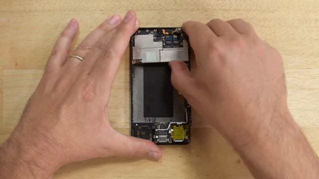 Essential Phone Teardown! смотреть онлайн