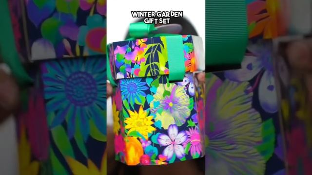 LUSH Bath Bomb Inspired Makeup & Unboxing смотреть онлайн