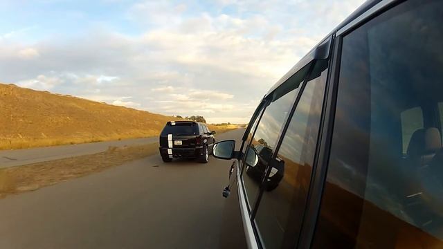 Jeep Cherokee SRT8 supercharged 650hp vs BMW X5M смотреть онлайн