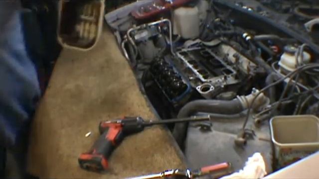 part2 tearing into 2002 3.8 bonneville removing the top end смотреть онлайн