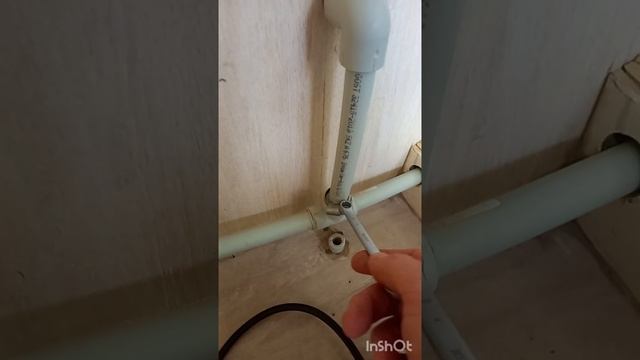 Как устранить течь на соединениях пластиковых труб надежно и надолго? Пошаговое описание и нюансы. смотреть онлайн