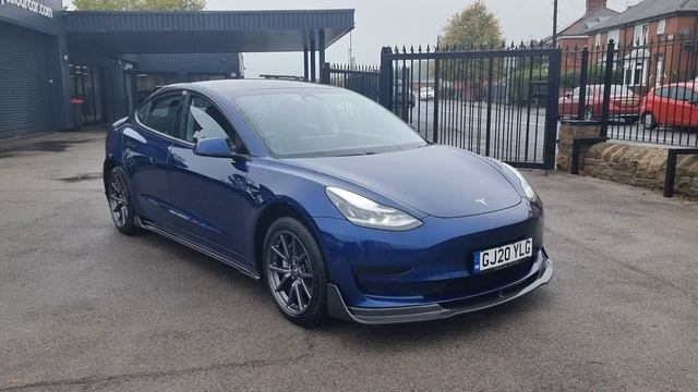 Tesla Model 3 Standard Range Plus Auto смотреть онлайн