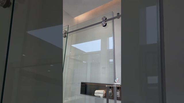 Frameless sliding door смотреть онлайн