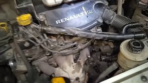 подтекает тосол из под патрубка. Рено Логан