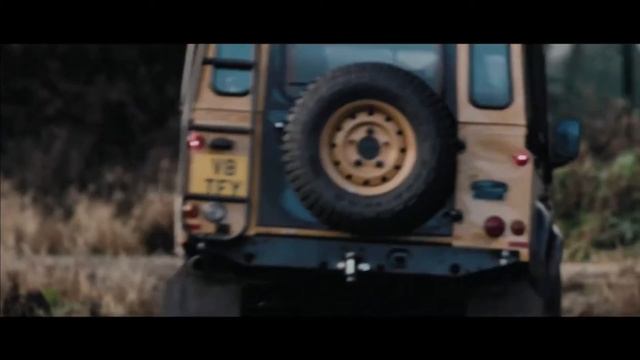 Land Rover Defender Works V8 Trophy смотреть онлайн