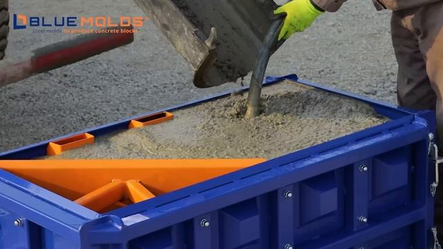Blue Molds - 6 easy steps on how to produce concrete interlocking blocks. смотреть онлайн