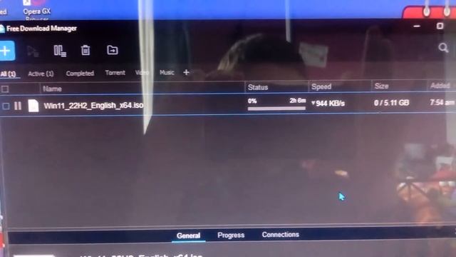 It's Downloading the Windows 11 22H2 ISO! смотреть онлайн