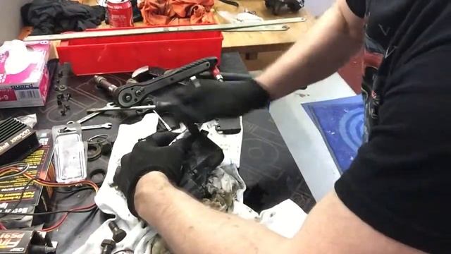 Saab 99 EMS - brake calibers off! смотреть онлайн