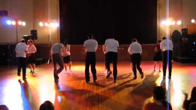 Paddington Level 3 Performance Ball Routine 2009 - The Big Apple Contest смотреть онлайн