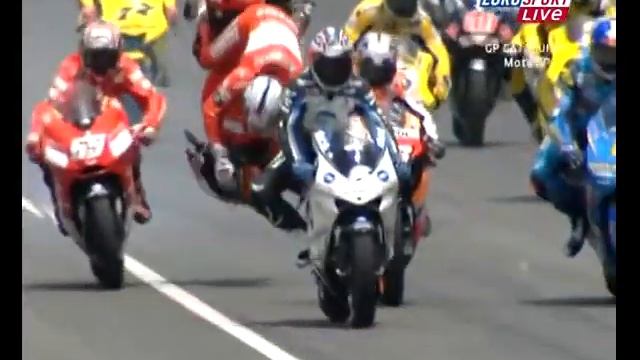 MotoGP: Столкновение Loris Capirossi и Sete Gibernau в Каталунье 2006 смотреть онлайн