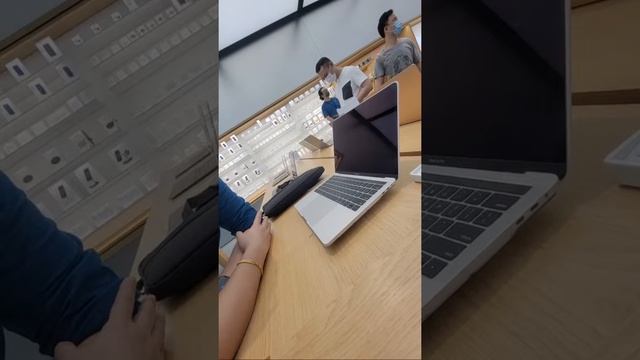 APPLE STORE TSIM SHA TSUI HONGKONG смотреть онлайн