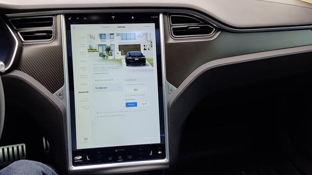 Tesla Software Update - Homelink Opening Distance смотреть онлайн