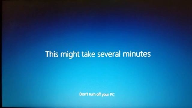Upgrading to Windows 10 Pro Insider Preview Build 17112 and Features and Review смотреть онлайн