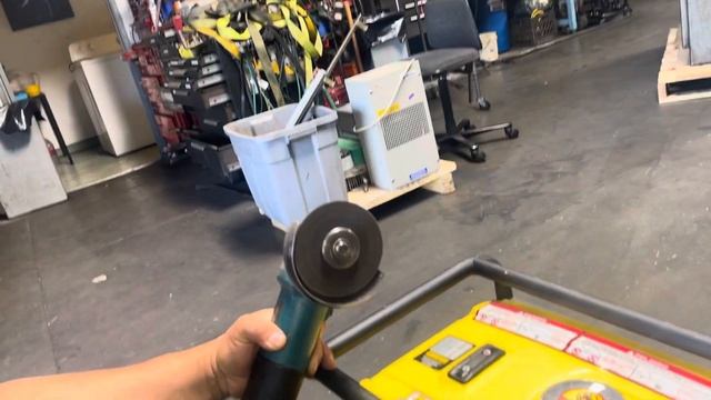 Champion 4000 Watt Generator 120V Output 196cc Gas Engine смотреть онлайн