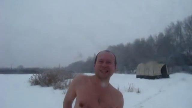 В прорубь из мобильной бани Мобиба смотреть онлайн