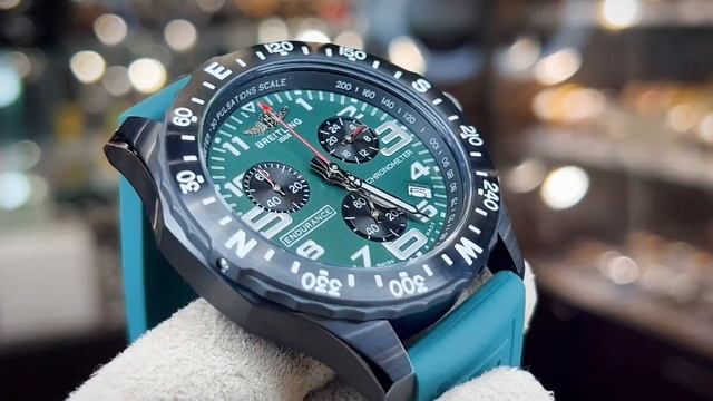 Часы мужские Breitling зеленые, каучук средний смотреть онлайн