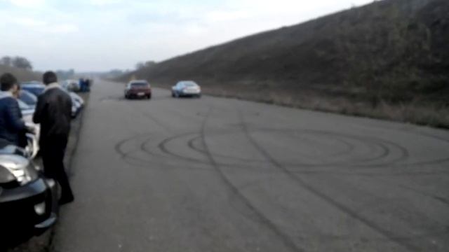 Lexus GS (2JZ-GTE inside) vs Jaguar XJR 4.2 385hp смотреть онлайн