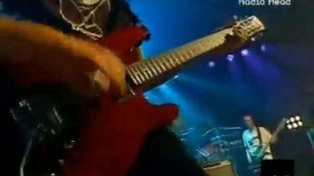 Radiohead-Nobody does it better смотреть онлайн