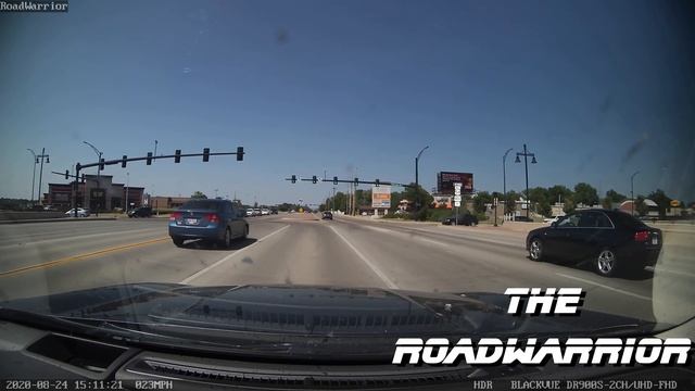 Minivan runs red light and cuts me off during left turn смотреть онлайн