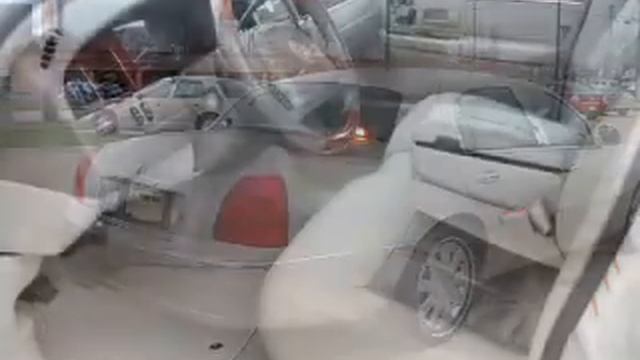 2004 Lincoln Town Car - Willoughby OH