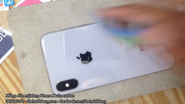 Hướng dẫn dán miếng dán mặt lưng iPhone X vân carbon смотреть онлайн