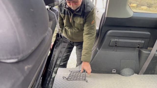 Honda Element third door removable windows with storage and window net. смотреть онлайн