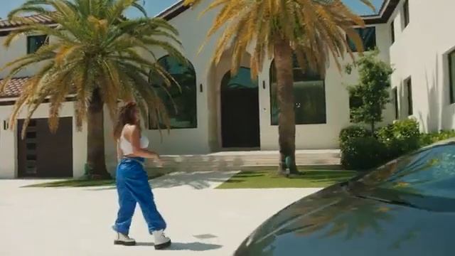 Elettra Lamborghini смотреть онлайн