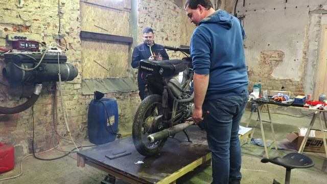 Simson Schwalbe neu revidierten Motor einbauen I Fett Fahrrad Teil 3 смотреть онлайн